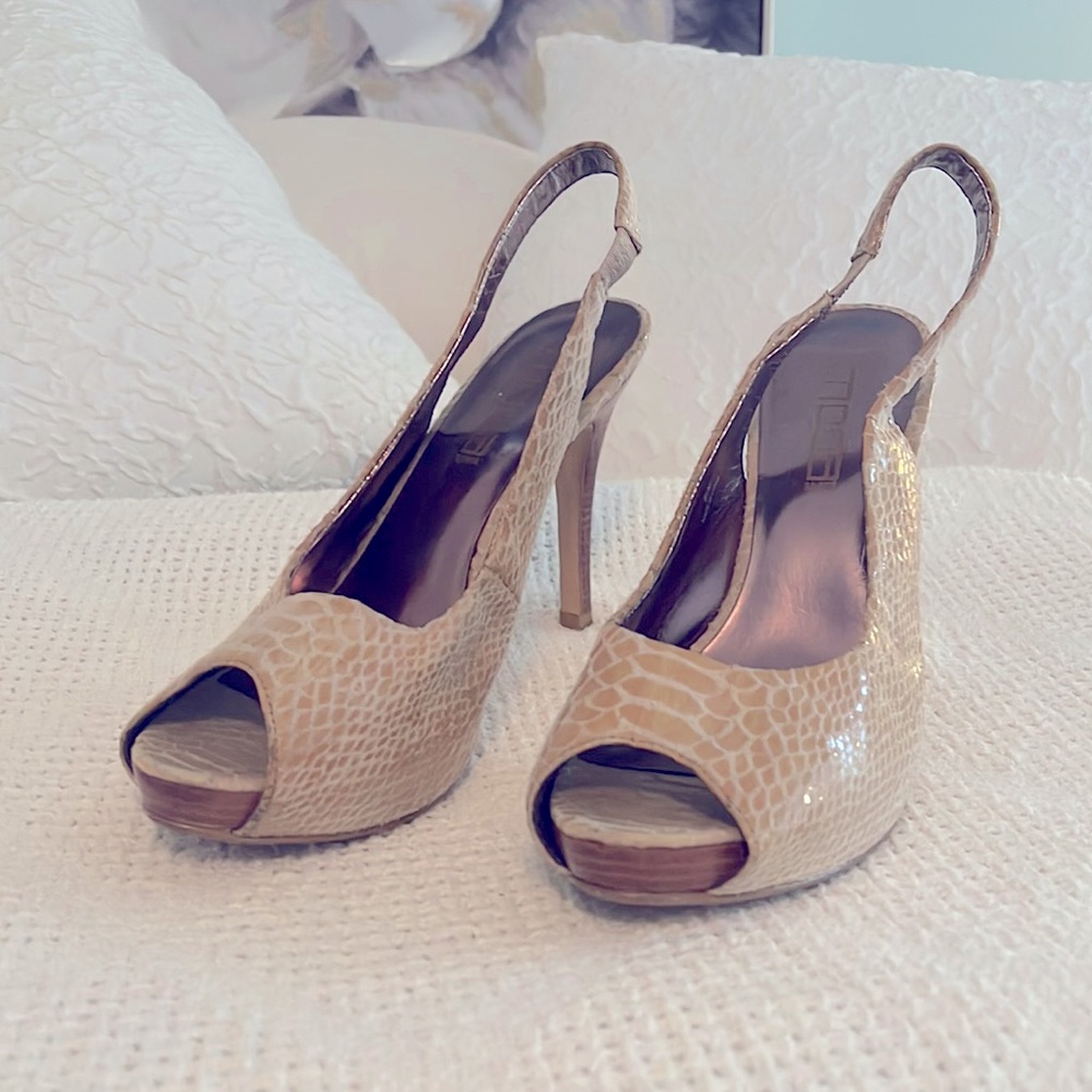 MODA Spana beige heels